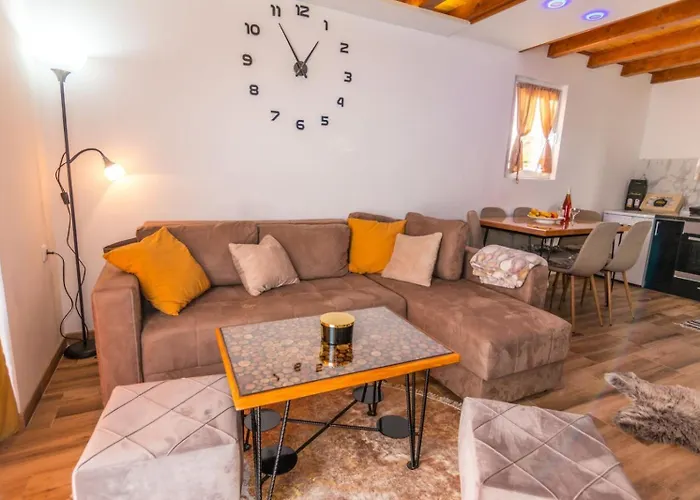 Planinska Kuca Rabas 펜션 바이나 바슈타