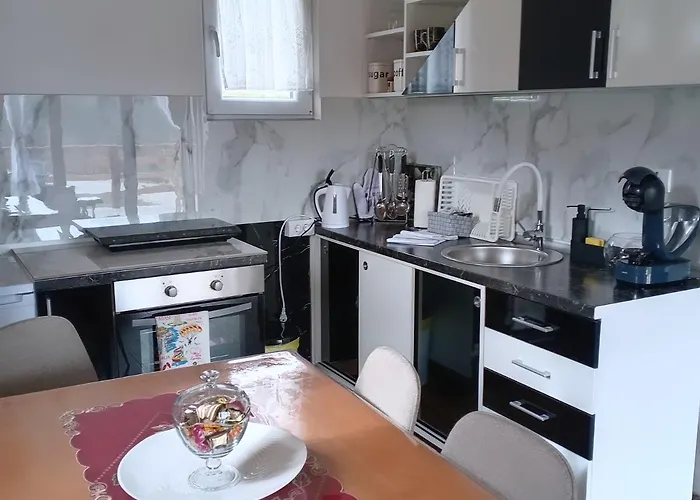 Planinska Kuca Rabas * 바이나 바슈타